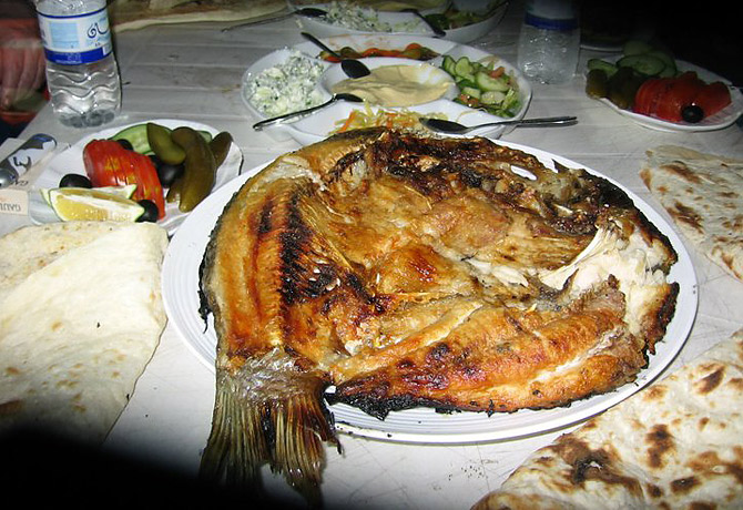 Iraqi_Masgoof_fish_dish.jpg